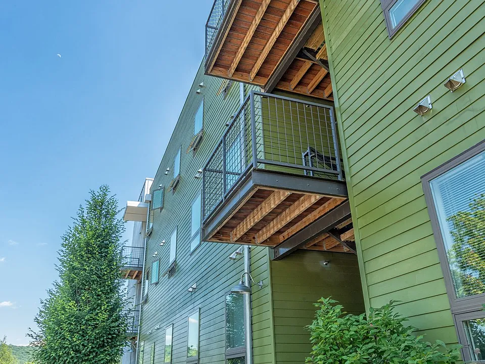 1050 Druid Ave.