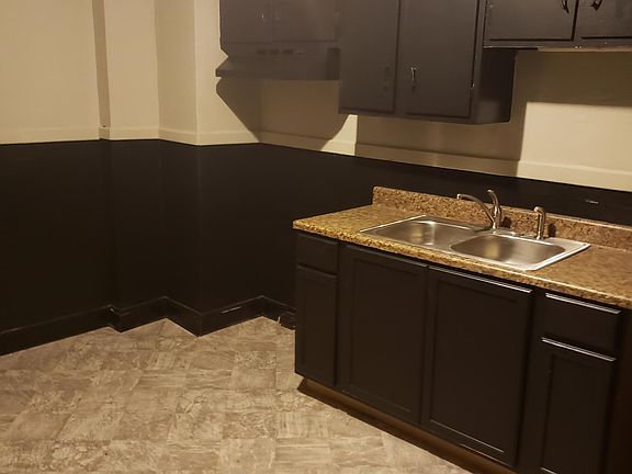 4th image of 364 Hewitt Ave #1