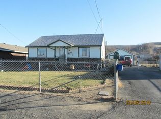 404 Pleasant Ave, Selah, WA 98942