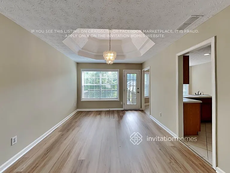3208 Evonshire Ln — Photo 6