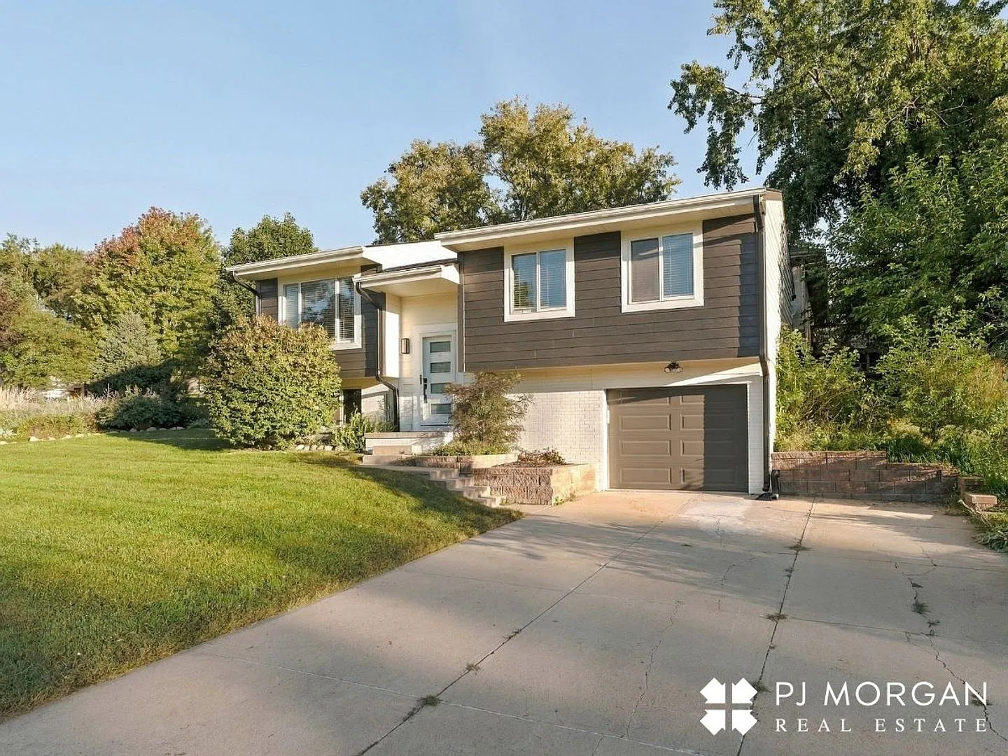 Newly Renovated & Move-In Ready! — Photo 2
