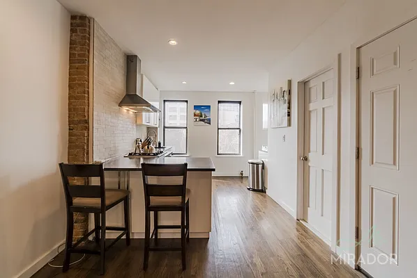 Rented by Mirador Real Estate | media 25