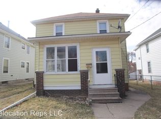 1917 10th St, Moline, IL 61265