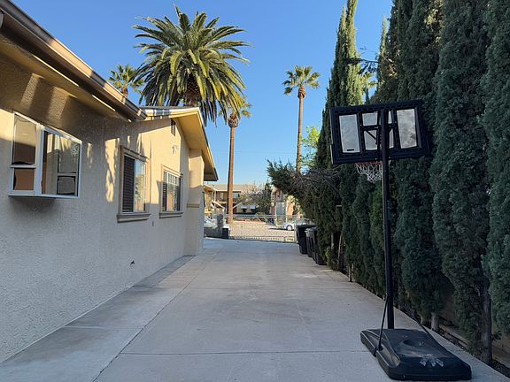 2nd image of 725 E Orange Grove Ave