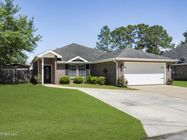 3116 N 3rd St, Ocean Springs, MS 39564