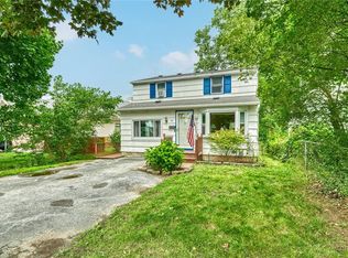 22 Ridgewood Rd, Rochester, NY 14626