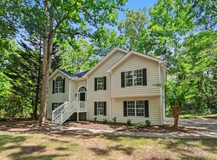 105 Creekview Dr, Hoschton, GA 30548