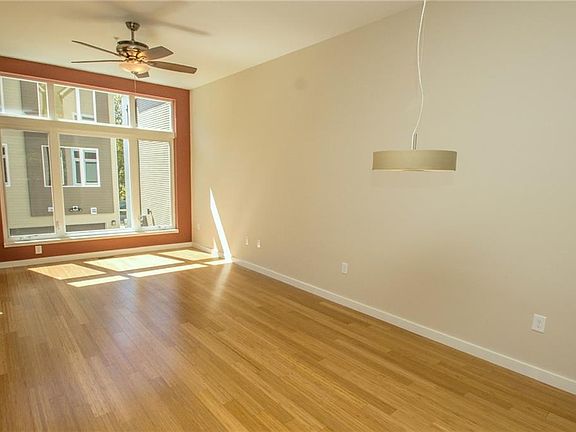 3rd image of 1573 E 118th St APT D