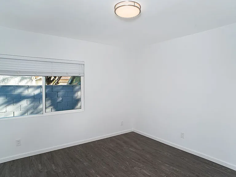 18337 Erwin St — Photo 12
