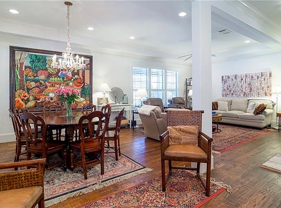 5th image of 2633 Stoneleigh Cir