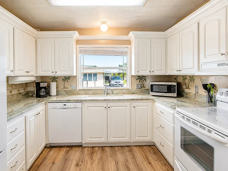 3404 Rainbow Ln — Photo 7