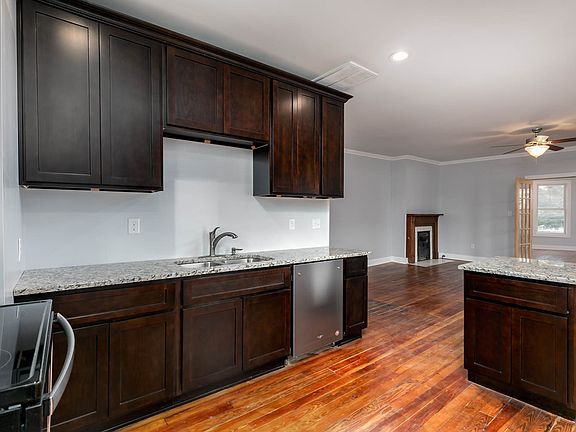 3rd image of 195 Kentucky Ave #202
