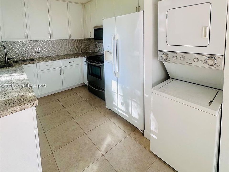 1st image of 1487 Springside Dr #1487