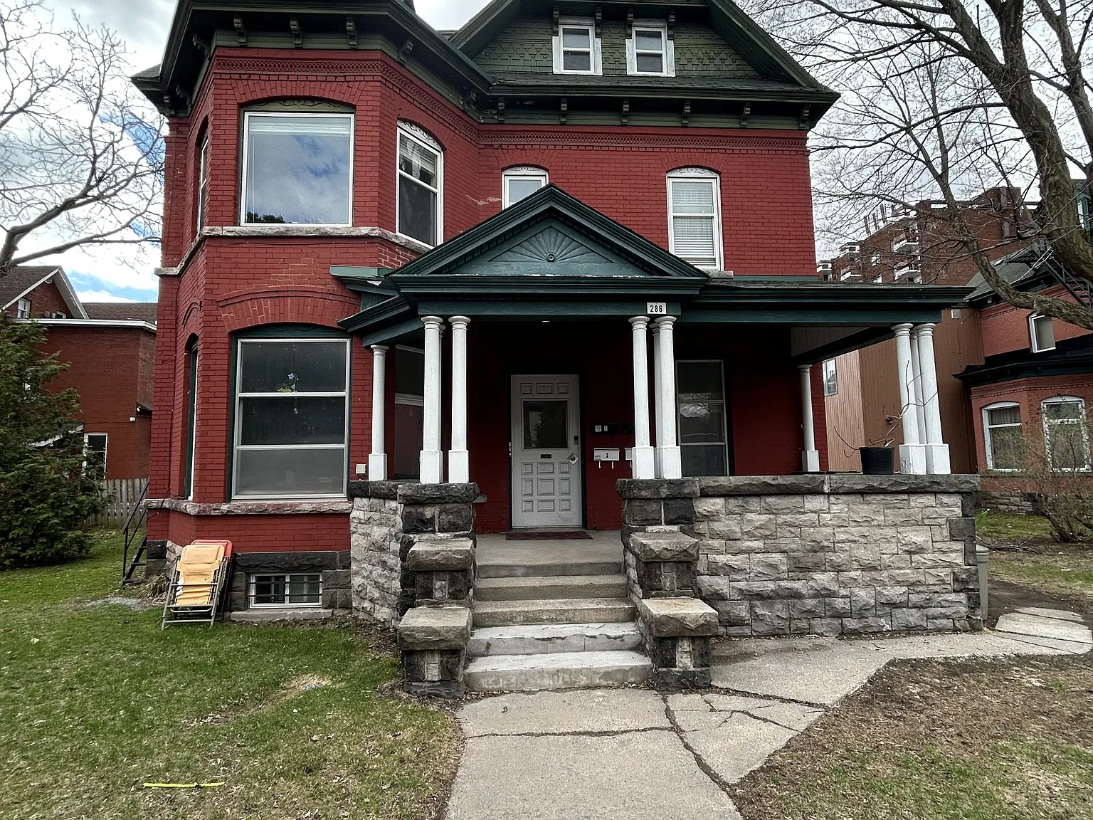 286 Charlotte Street — Photo 1
