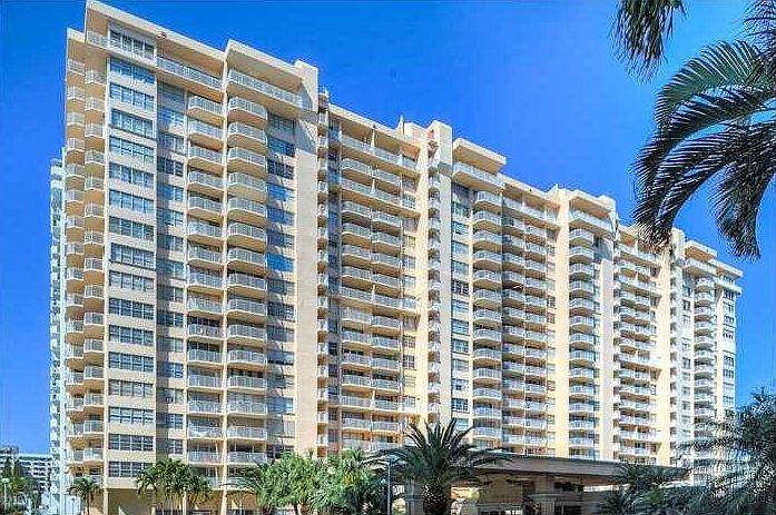 1st image of 18081 Biscayne Blvd APT 1405-4