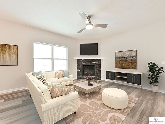 5th image of 10408 S 112th St