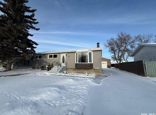 24 West ROAD, Kindersley, SK S0L 1S1