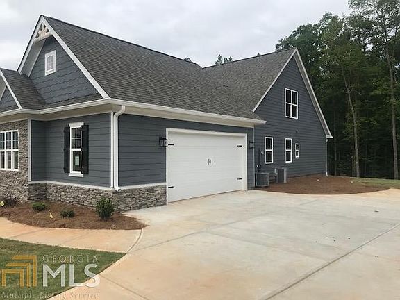 3rd image of 258 Blue Point Pkwy #62