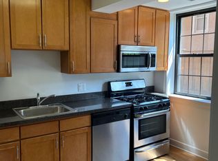 62 Pine Ave, Riverside, IL 60546