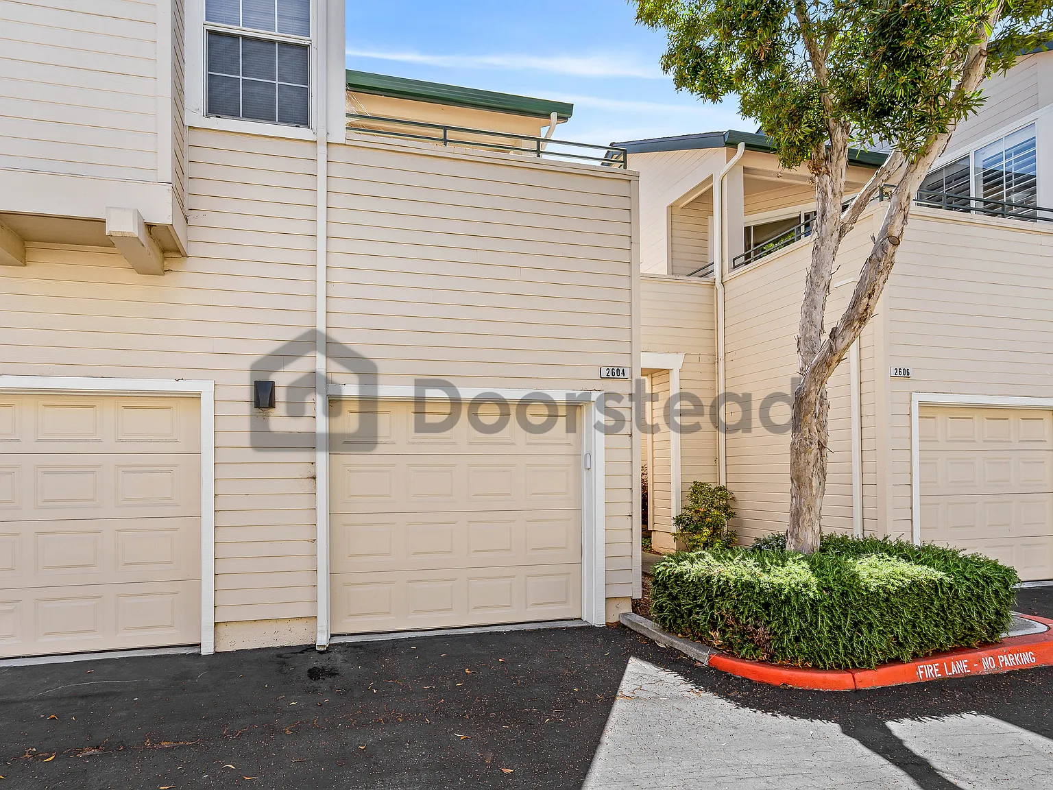 3 bed, 3.0 bath, 1251 sqft, $4,200 — Photo 2