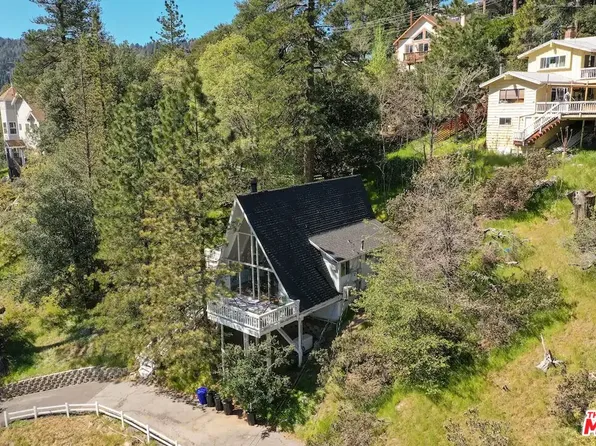 384 Wylerhorn Dr, Crestline, CA 92325
