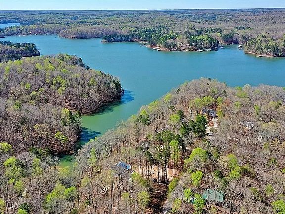 2nd image of 407 Blue Ridge Ct