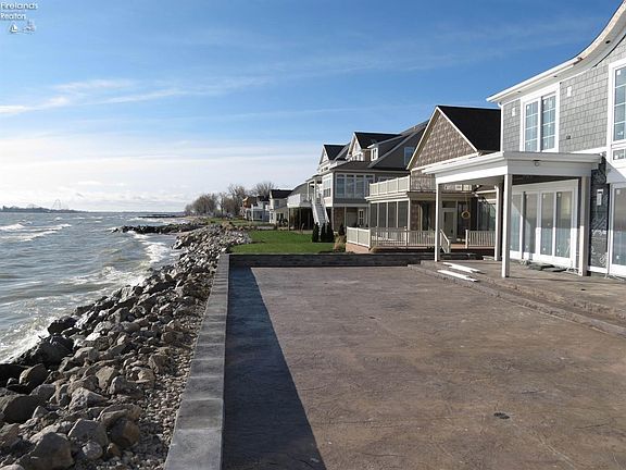 3rd image of 166 Bay Breeze Dr