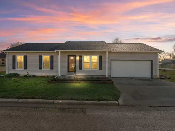 307 7th Ave SW, State Center, IA 50247