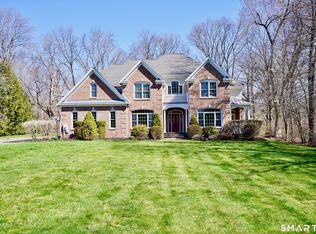 10 Whispering Hollow Court, Cheshire, CT 06410