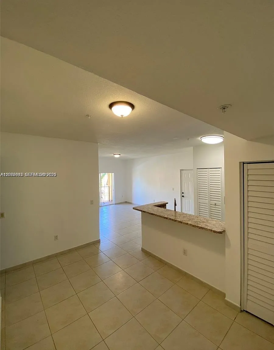 2 bed, 870 sqft, $2,250 — Photo 4