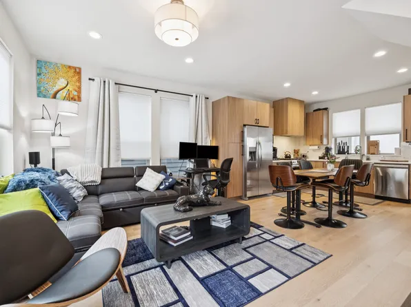 (undisclosed Address), Portland, OR 97211