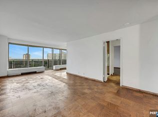 2077 Center Ave APT 20C, Fort Lee, NJ 07024