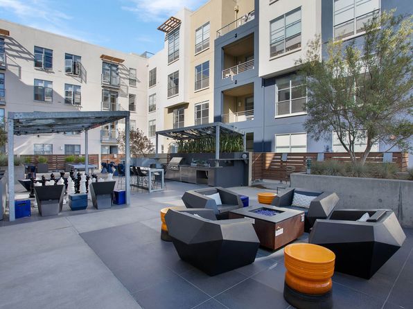 355 Berry St APT 515