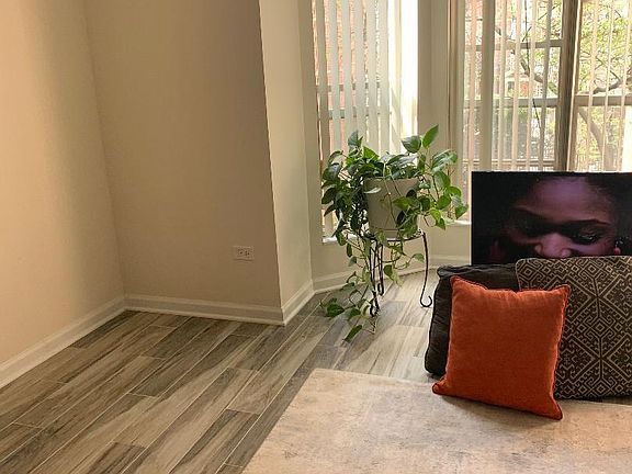 5th image of 57 E Hattendorf Ave APT 209