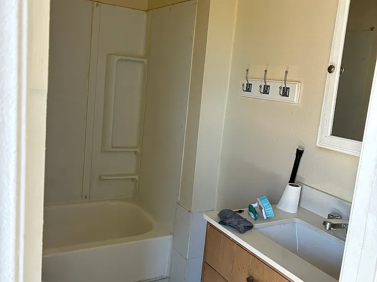 1066 W 5th St #DOWNSTAIRS — Photo 8