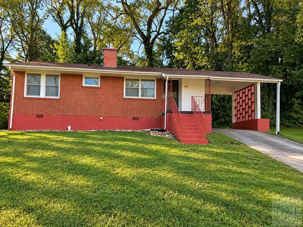209 Gray Leaf Cir, Martinsville, VA 24112