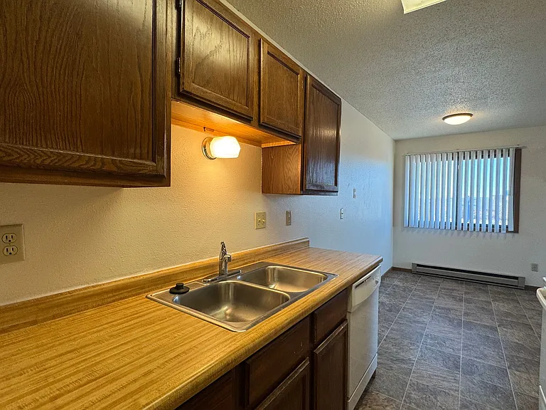 Ashwood Apartments — Photo 8