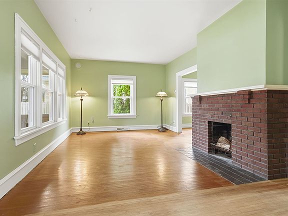 4th image of 907 S Fell Ave
