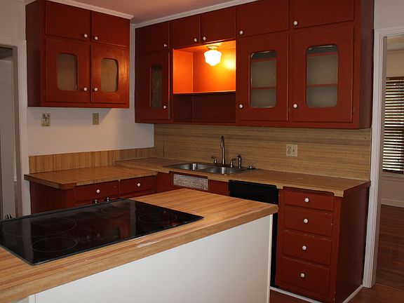 4th image of 2105 W Avenue K