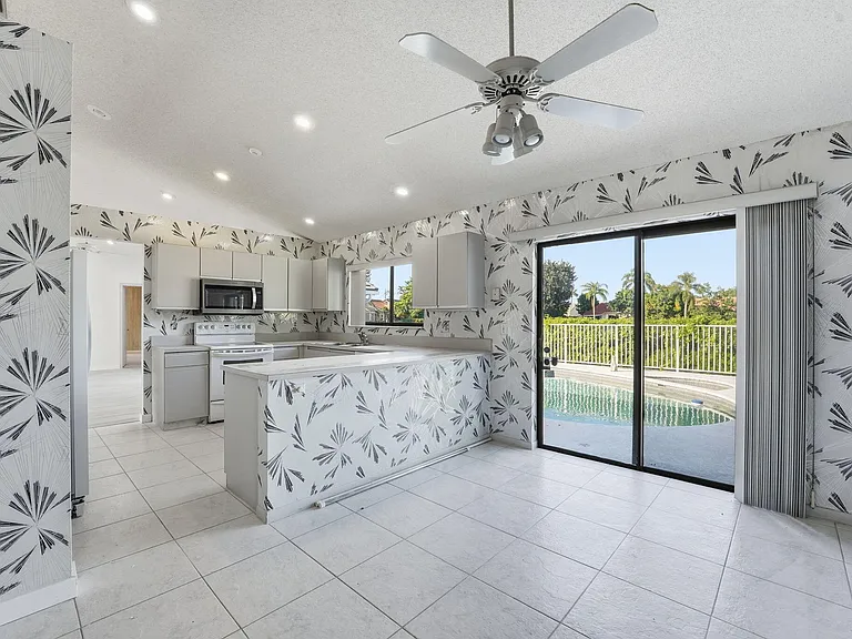 9476 El Clair Ranch Rd — Photo 18