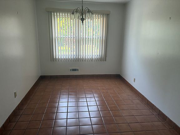 2nd image of 3 Northgate Dr
