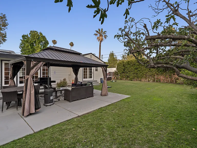 5835 Hillview Park Ave — Photo 58