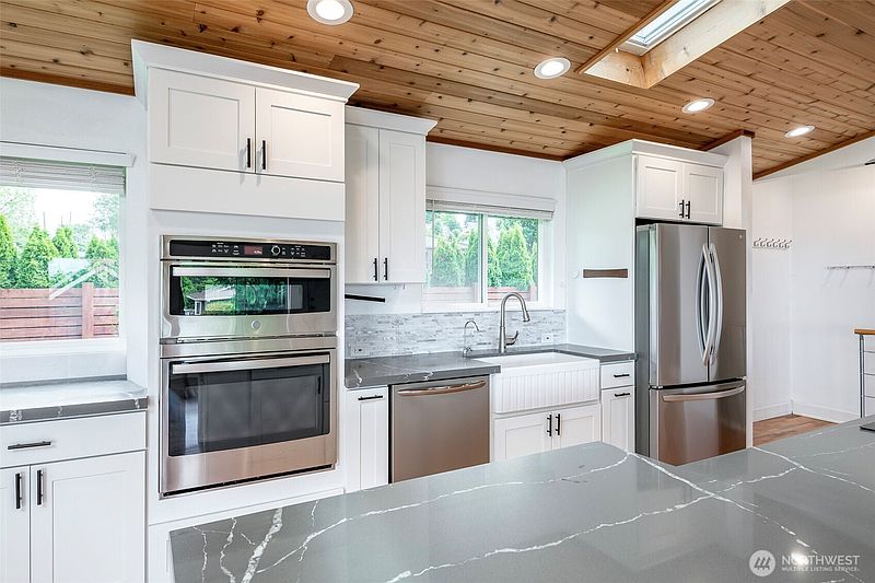 5th image of 3613 N 30th Street
