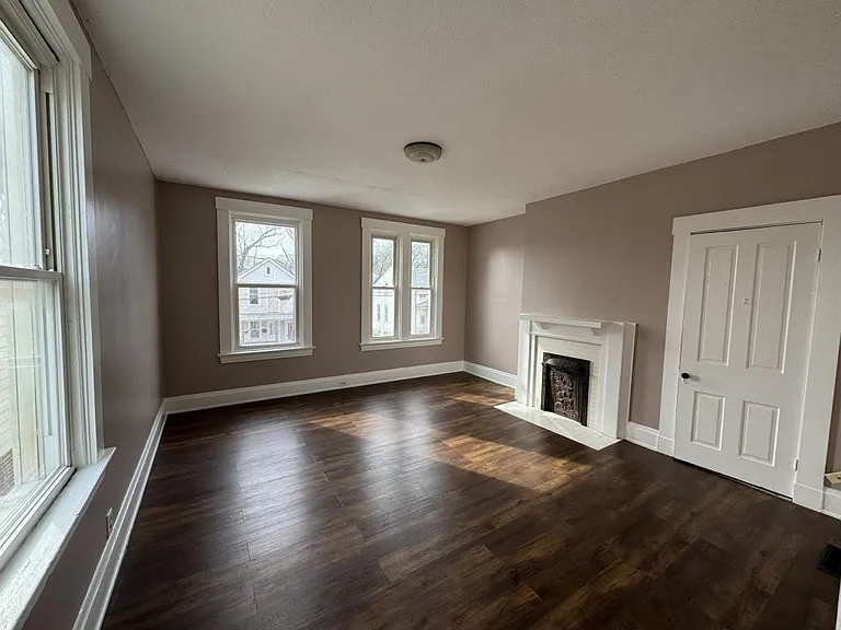 1014 Considine Ave — Photo 1