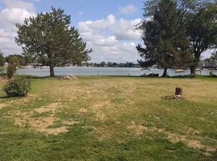 17107 Paradise Rd, Bellevue, NE 68123