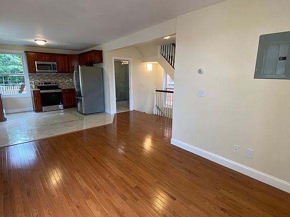 2nd image of 260 McLean Ave #2