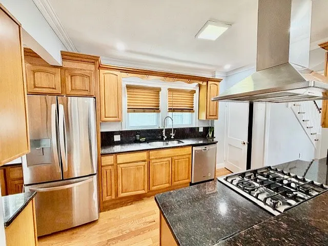 64 Robertson St — Photo 6