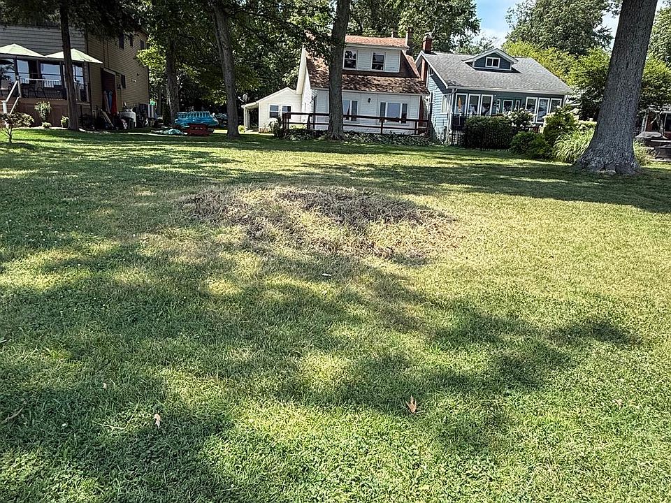 2nd image of 904 Bay Front Ave