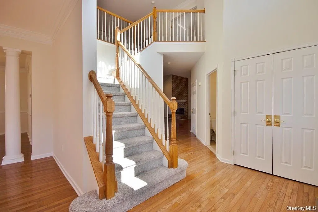 3 bed, 2.5 bath, 2662 sqft, $3,975 — Photo 2