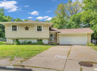 2509 3rd St, Moline, IL 61265